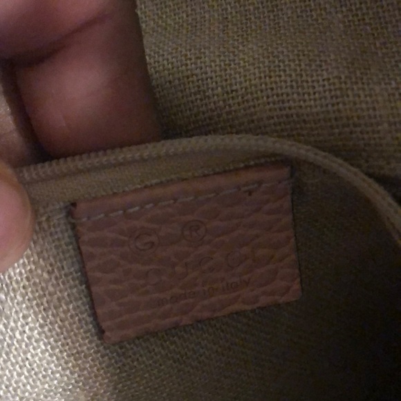 Gucci purse hobo style used but in good condition - Picture 3 of 3